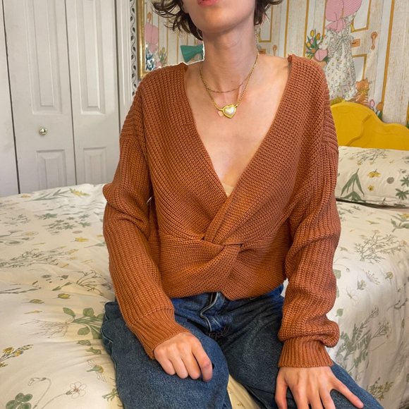 SOFT knitted knot long sleeve plunge sweater! - Picture 7 of 11